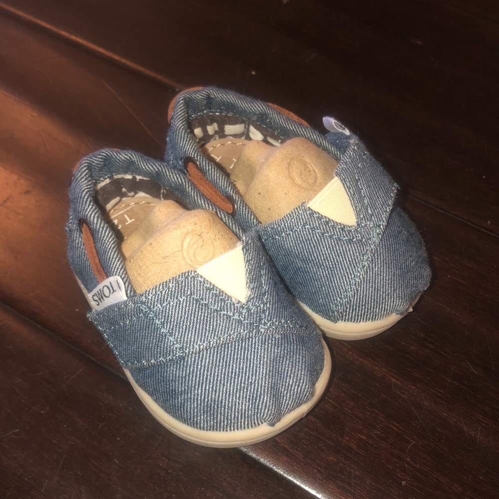 Infant Toms- Practically new!
